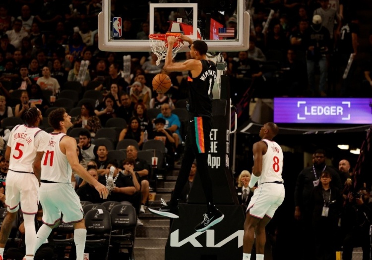 开云体育app-周一竞彩篮球强档:马刺战绩彪炳 伦纳德或缺席